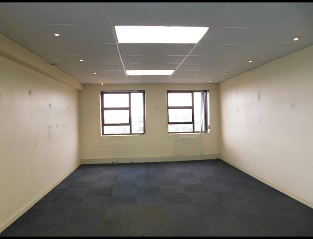 487M² OFFICE TO LET IN FERNDALE